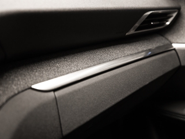 PEUGEOT 3008 Hybrid 225 eEAT8 Allure Pack