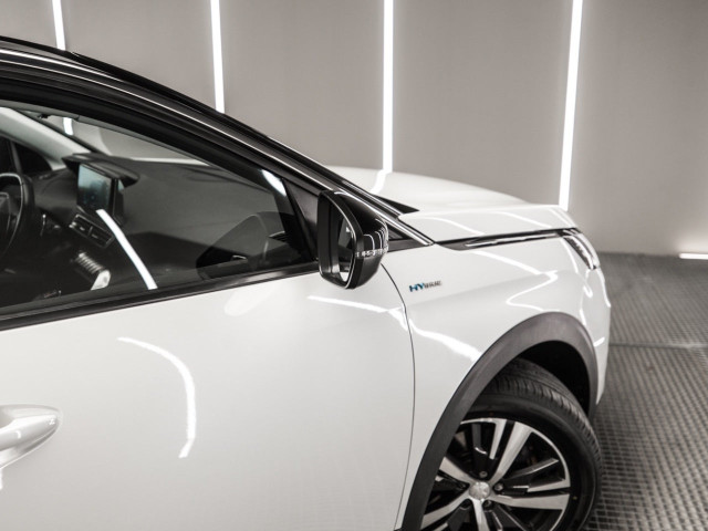 PEUGEOT 3008 Hybrid 225 eEAT8 Allure Pack