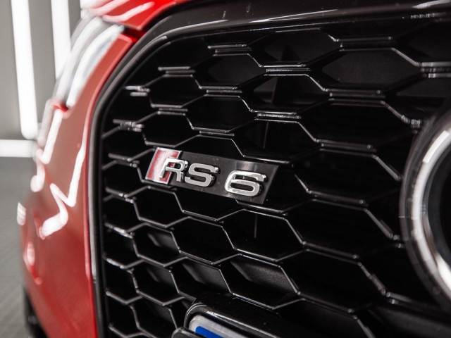 AUDI A6 RS 6 4.0 TFSI quattro tiptronic Avant