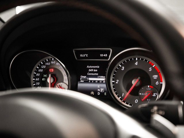 MERCEDES Clase CLA 220 CDI Aut. AMG Line Shooting Brake
