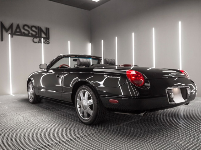 FORD THUNDERBIRD V8
