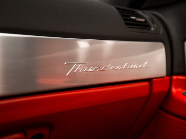 FORD THUNDERBIRD V8
