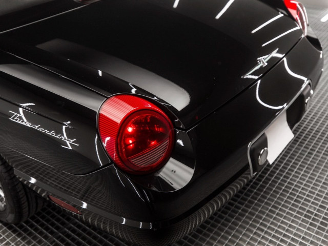 FORD THUNDERBIRD V8