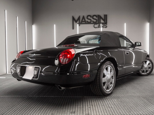 FORD THUNDERBIRD V8