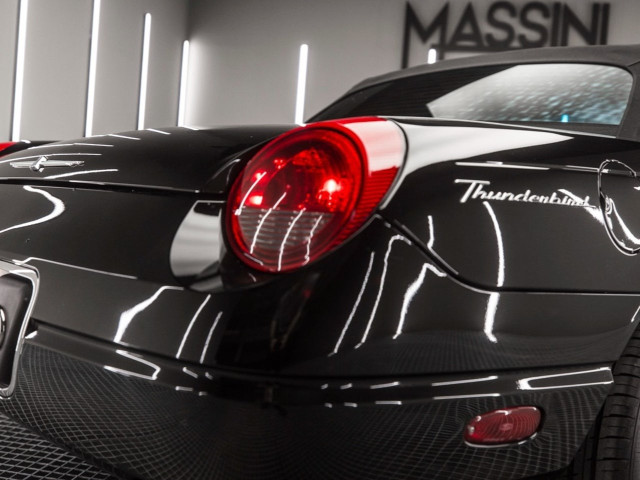 FORD THUNDERBIRD V8