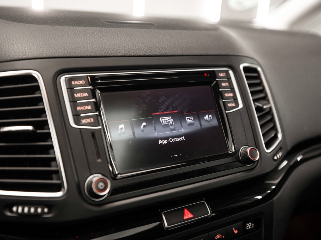 VOLKSWAGEN Sharan Sport 2.0 TSI 220CV BMT DSG
