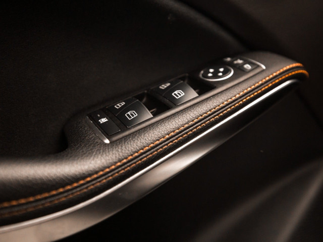 MERCEDES Clase CLA 180 OrangeArt Edition Shooting Brake