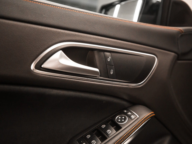 MERCEDES Clase CLA 180 OrangeArt Edition Shooting Brake