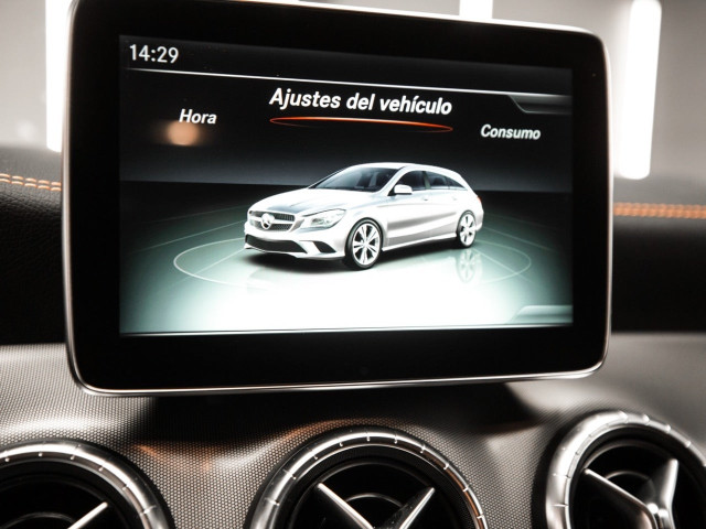 MERCEDES Clase CLA 180 OrangeArt Edition Shooting Brake