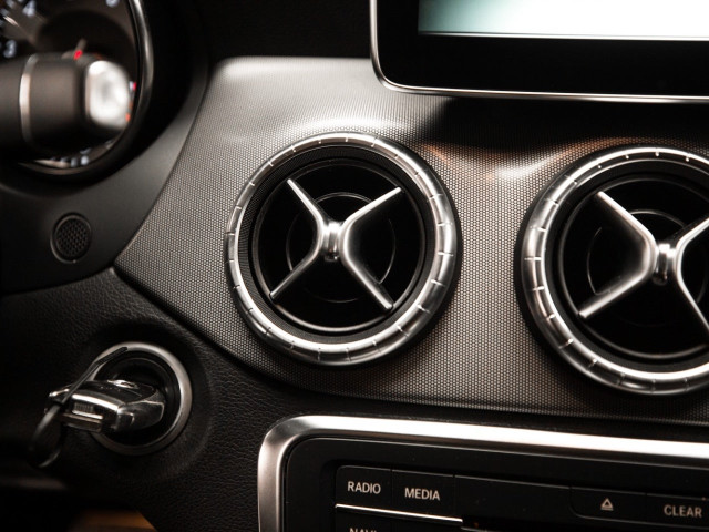 MERCEDES Clase CLA 180 OrangeArt Edition Shooting Brake