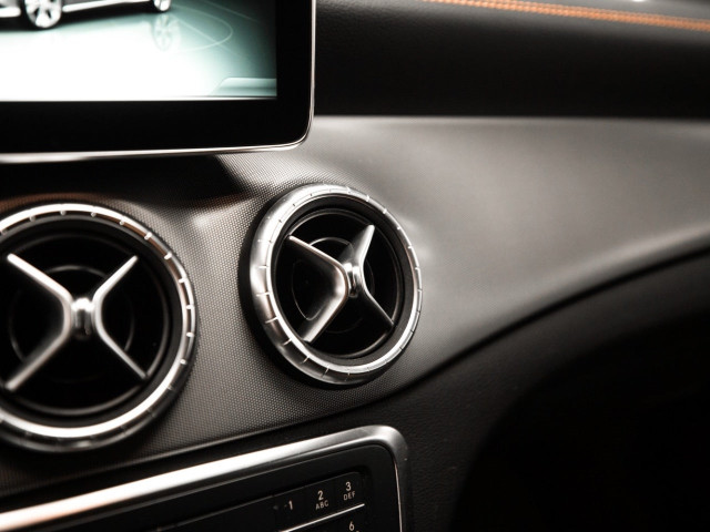 MERCEDES Clase CLA 180 OrangeArt Edition Shooting Brake