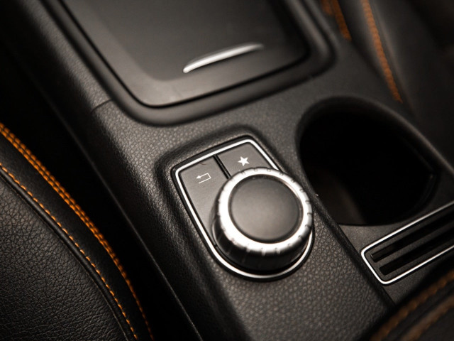 MERCEDES Clase CLA 180 OrangeArt Edition Shooting Brake