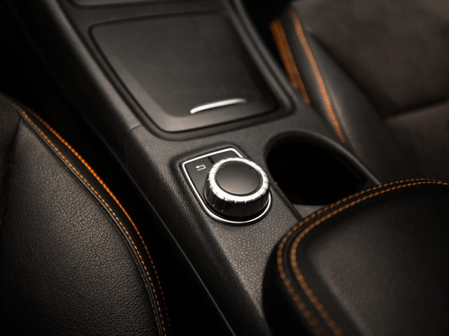 MERCEDES Clase CLA 180 OrangeArt Edition Shooting Brake