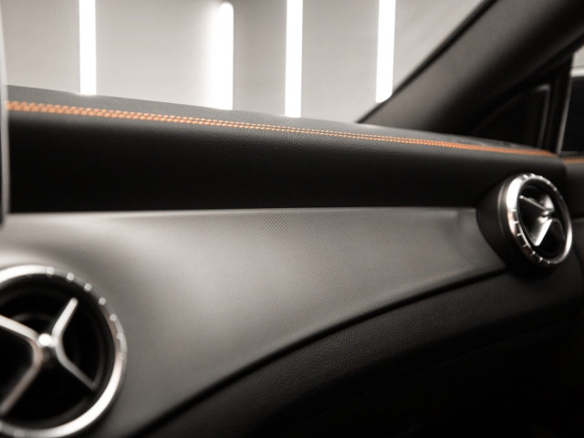 MERCEDES Clase CLA 180 OrangeArt Edition Shooting Brake