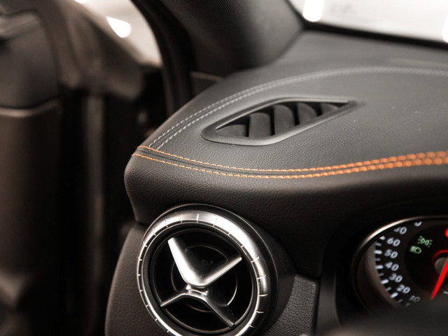MERCEDES Clase CLA 180 OrangeArt Edition Shooting Brake