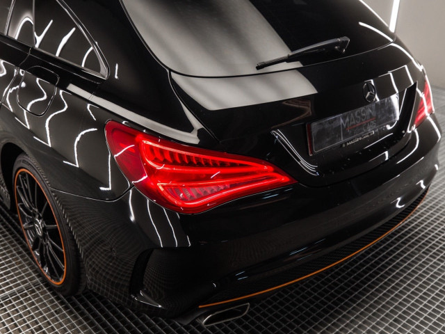MERCEDES Clase CLA 180 OrangeArt Edition Shooting Brake