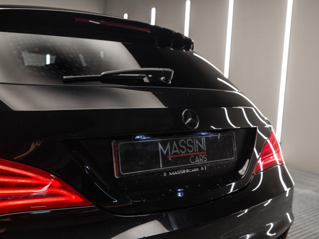 MERCEDES Clase CLA 180 OrangeArt Edition Shooting Brake