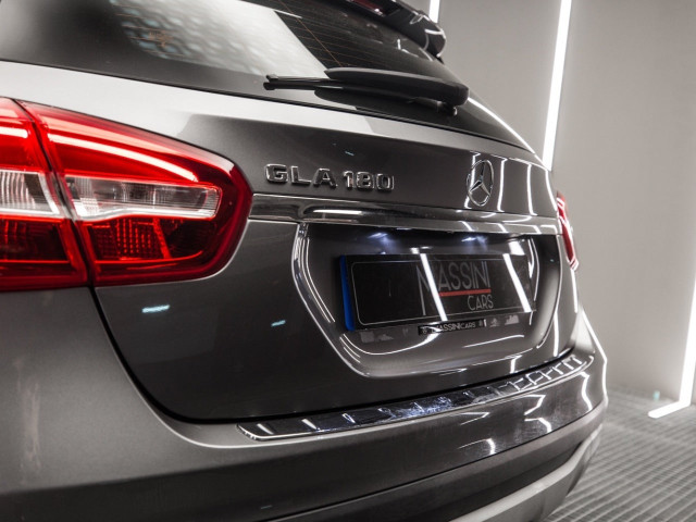 MERCEDES Clase GLA 180