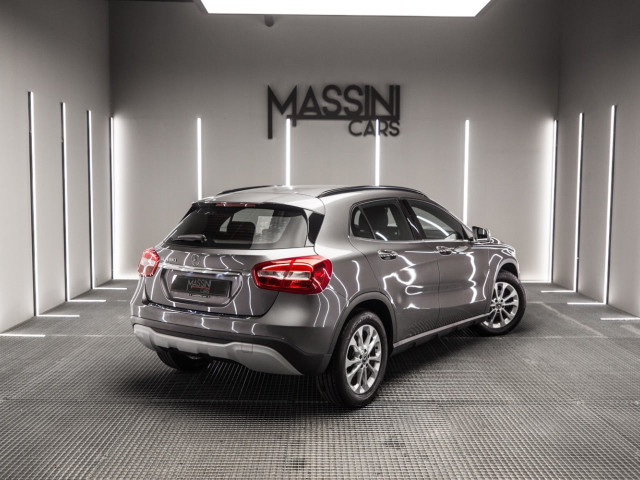 MERCEDES Clase GLA 180