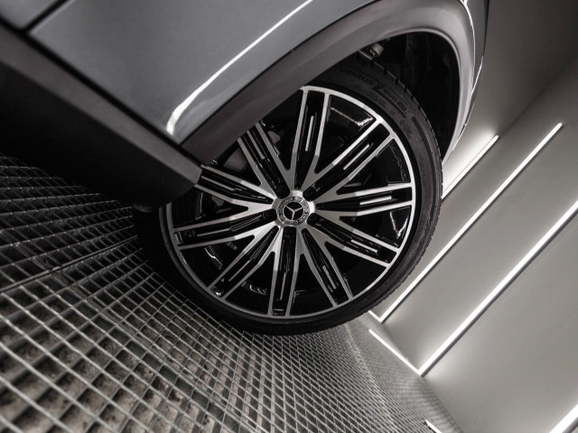 MERCEDES EQE SUV 500 4MATIC AMG Night Edition