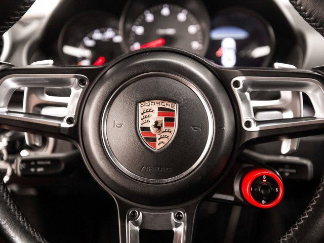 PORSCHE Cayman S