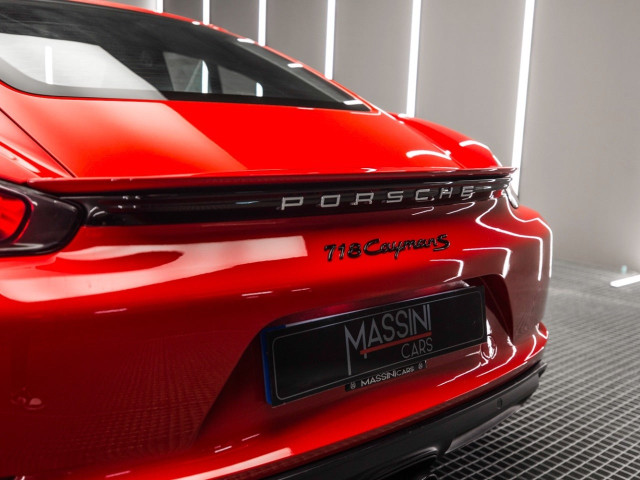PORSCHE Cayman S