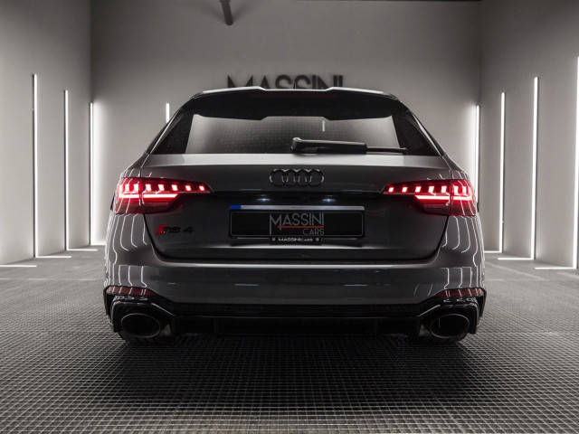 AUDI A4 RS4 Avant Competit Plus TFS 331 kW tiptr
