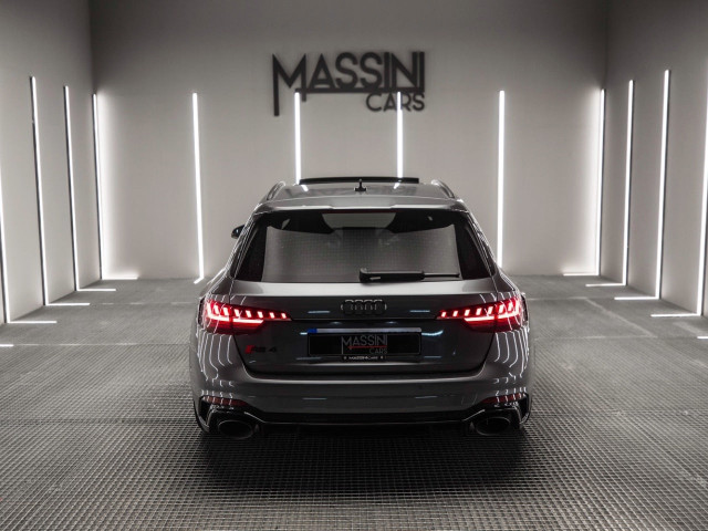 AUDI A4 RS4 Avant Competit Plus TFS 331 kW tiptr