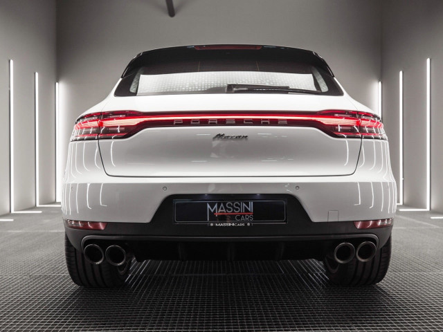PORSCHE Macan S