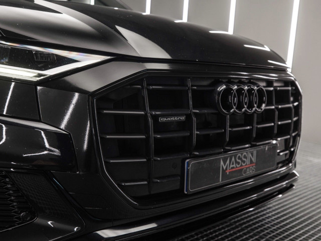 AUDI Q8 45 TDI 170kW Black Line Plus quattro tip