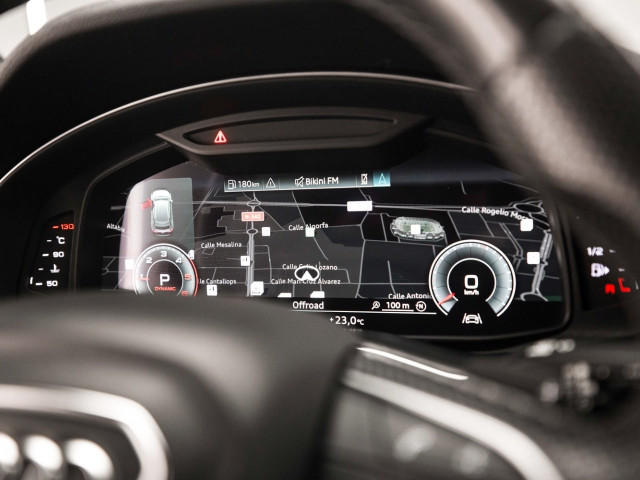 AUDI Q8 45 TDI 170kW Black Line Plus quattro tip