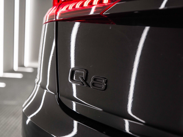 AUDI Q8 45 TDI 170kW Black Line Plus quattro tip