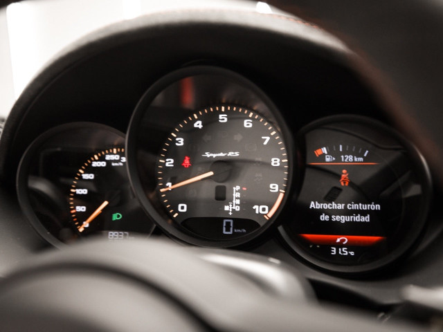 PORSCHE 718 Boxster Spyder RS