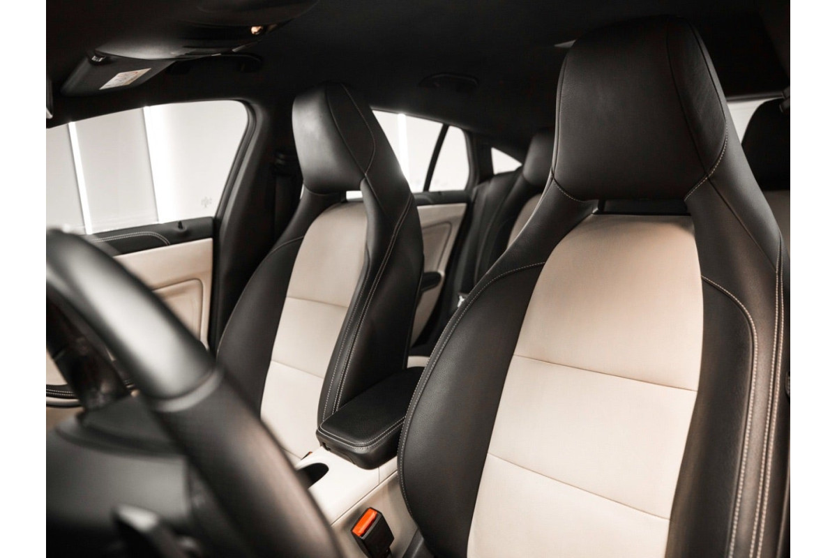 MERCEDES Clase CLA 220 d... 2