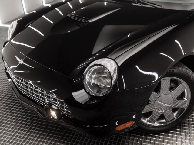 FORD THUNDERBIRD V8