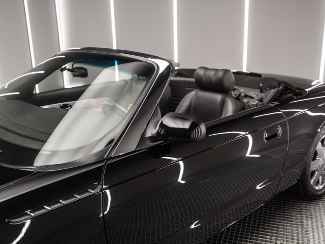 FORD THUNDERBIRD V8