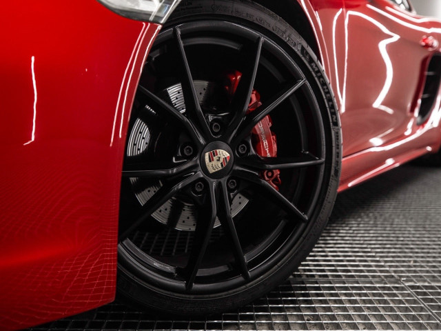 PORSCHE Cayman S