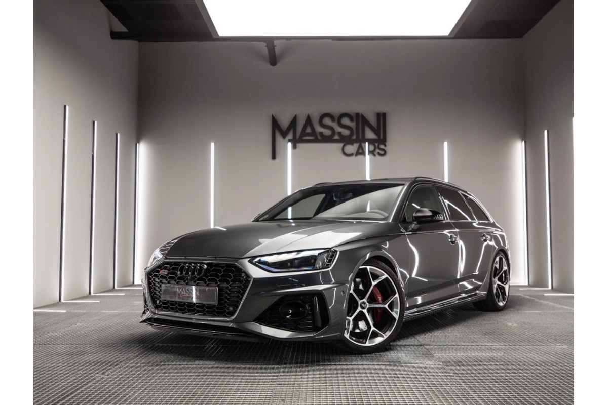 AUDI A4 RS4 Avant Competit...