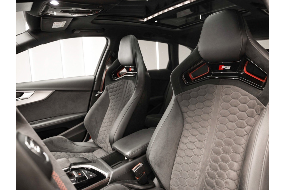 AUDI A4 RS4 Avant Competit... 2