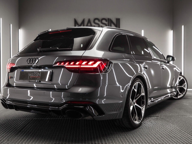 AUDI A4 RS4 Avant Competit Plus TFS 331 kW tiptr