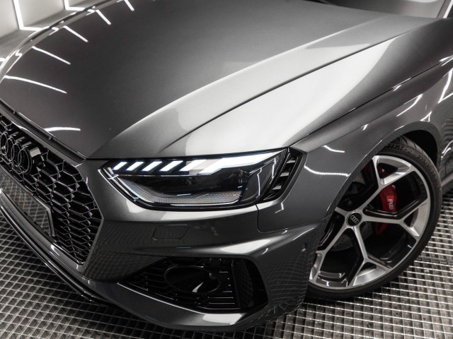 AUDI A4 RS4 Avant Competit Plus TFS 331 kW tiptr