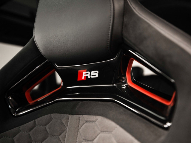 AUDI A4 RS4 Avant Competit Plus TFS 331 kW tiptr