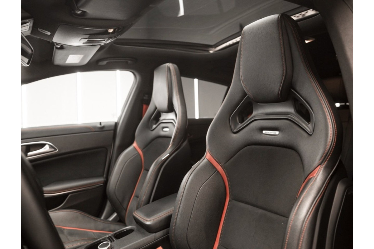 MERCEDES Clase CLA AMG 45... 2