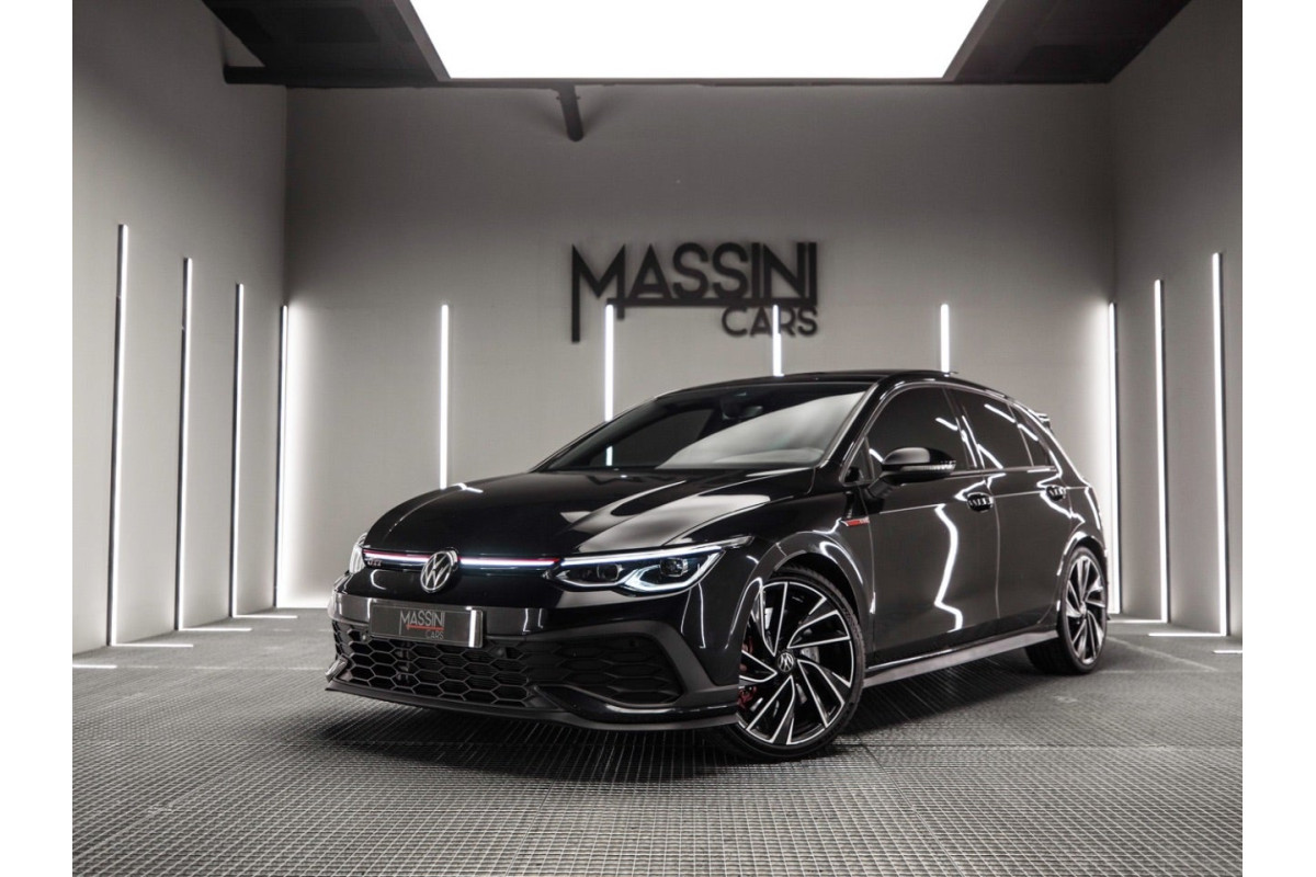 VOLKSWAGEN Golf GTI...