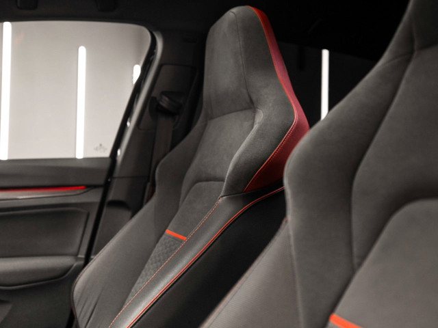 VOLKSWAGEN Golf GTI Clubsport 2.0 TSI 221kW 300CV DSG