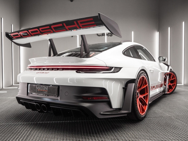 PORSCHE 911 GT3 RS