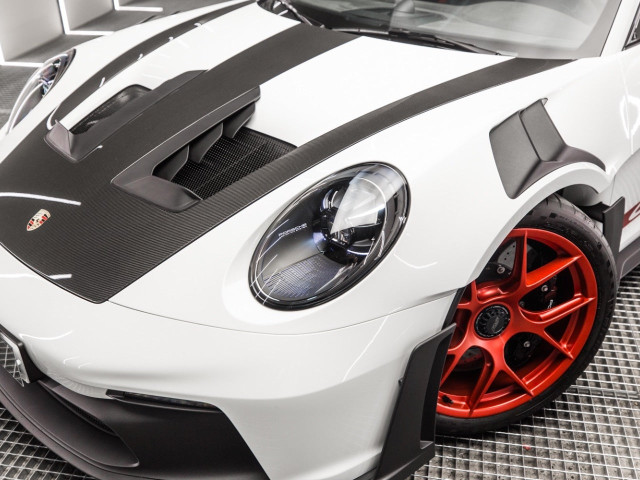 PORSCHE 911 GT3 RS