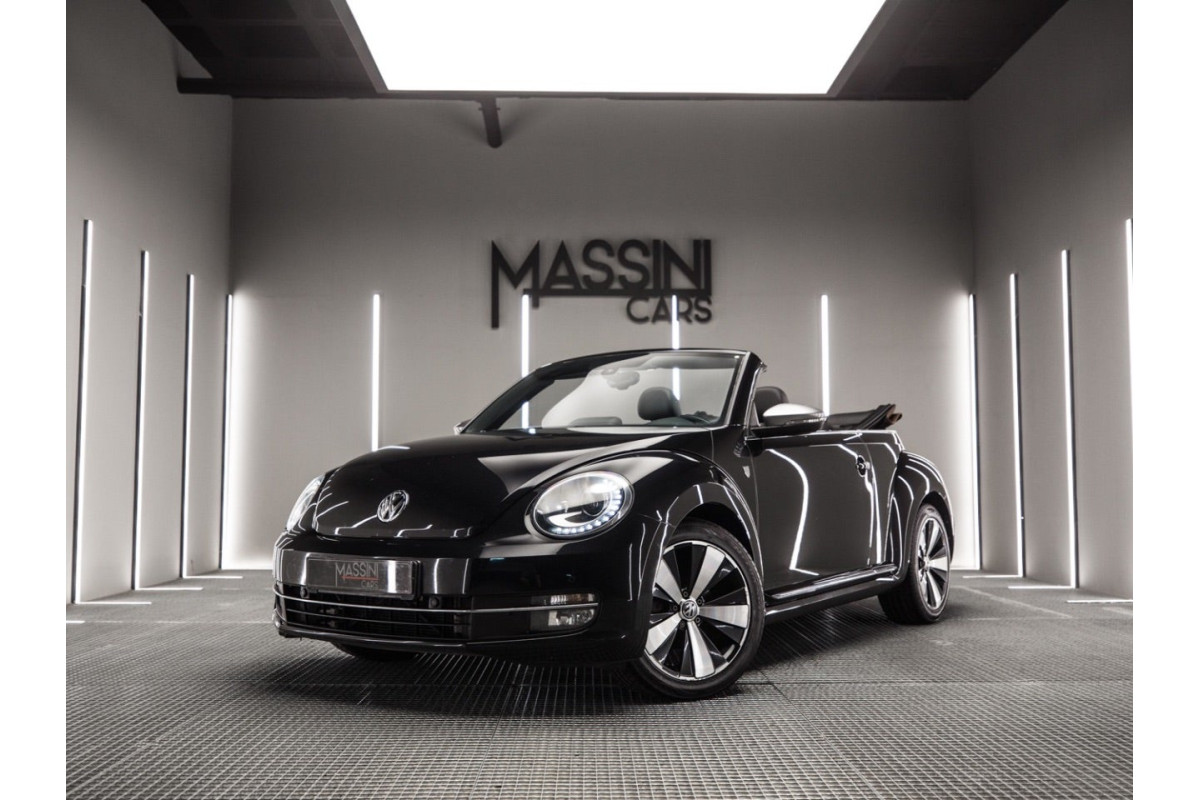 VOLKSWAGEN Beetle Cabrio...