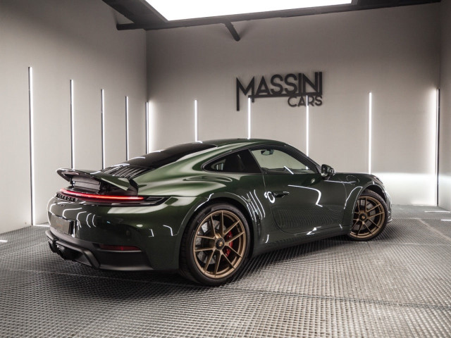 PORSCHE 911 Carrera GTS Coupe