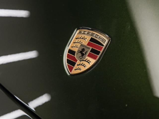 PORSCHE 911 Carrera GTS Coupe